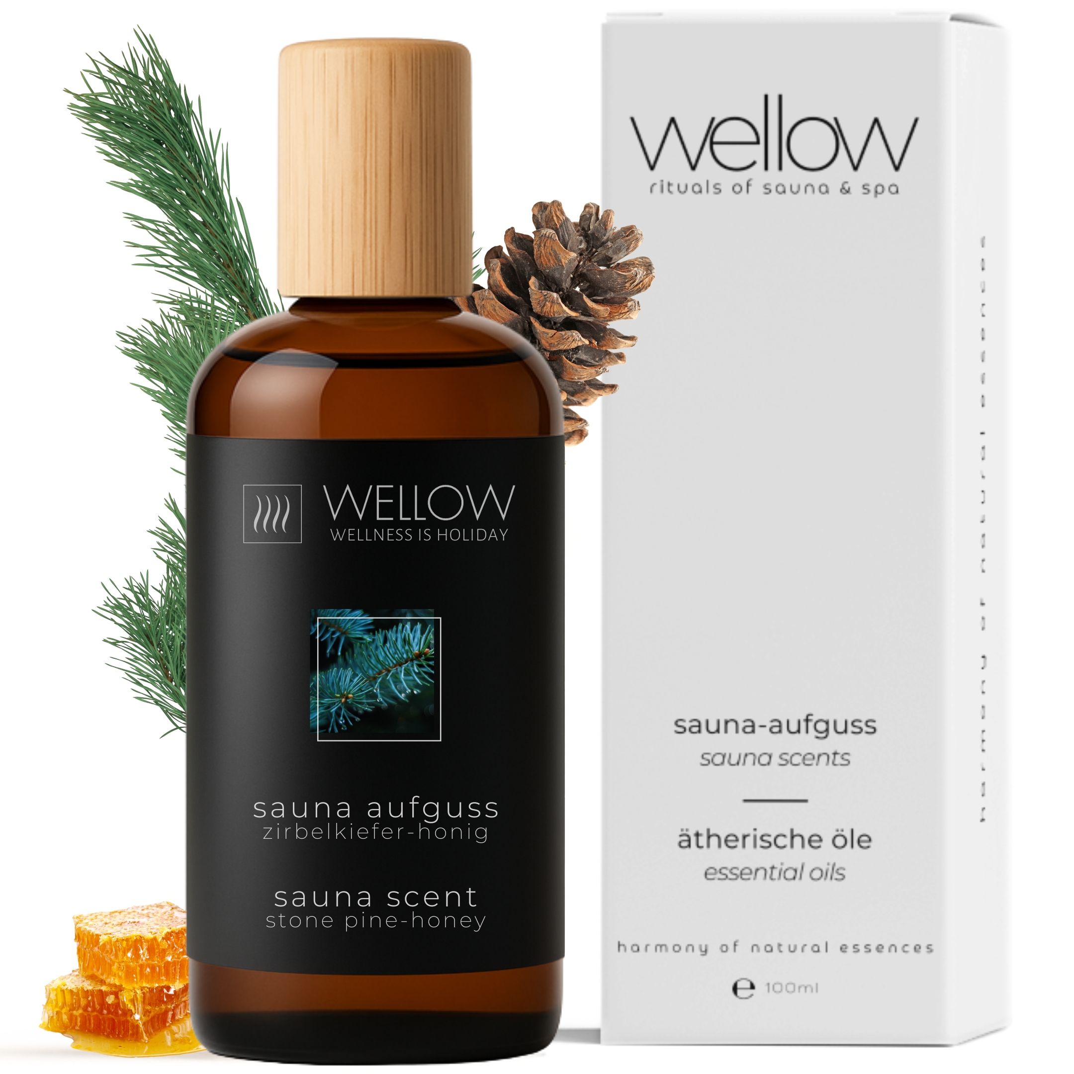 Braune Glasflasche mit Holzverschluss. Aufschrift: Sauna-Aufguss Zirbelkiefer-Honig. Daneben Verpackung mit Logo.