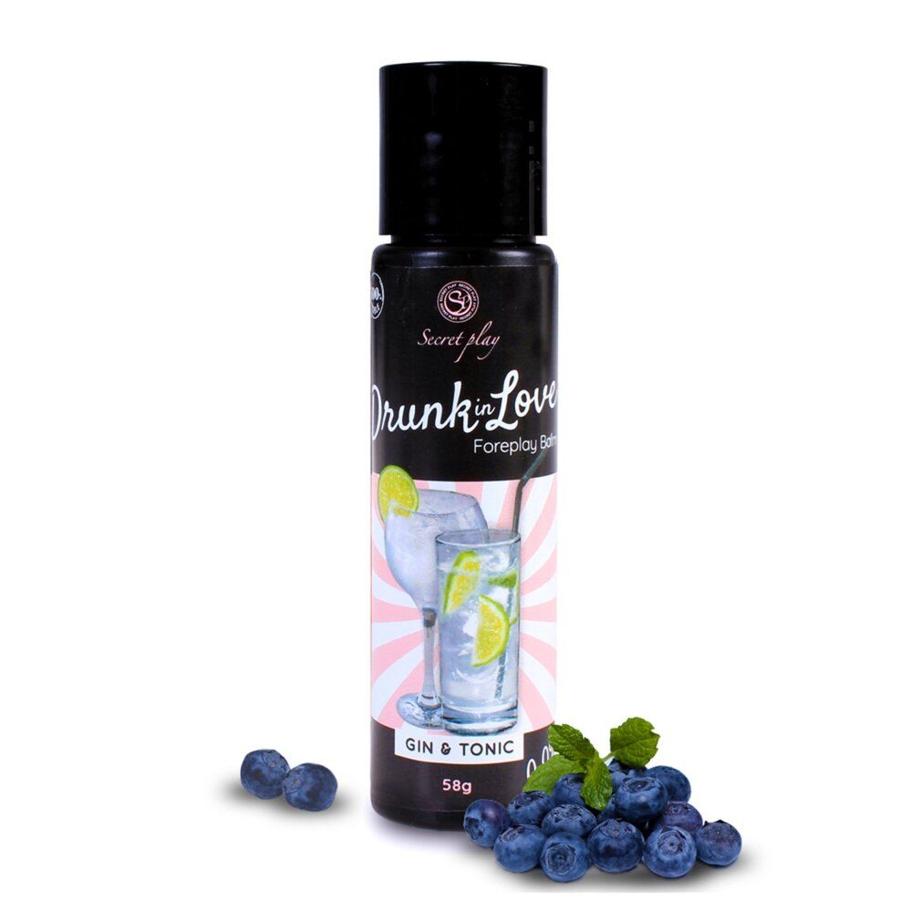 Schwarze Flasche mit "Drunk in Love Foreplay Balm". Cocktail-Illustration. Blaubeeren daneben. 58g.