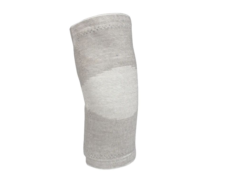 Grauer Knie-Wärmer. Elastisches Material mit verstärktem Bereich über dem Kniegelenk. Nahtdetails.