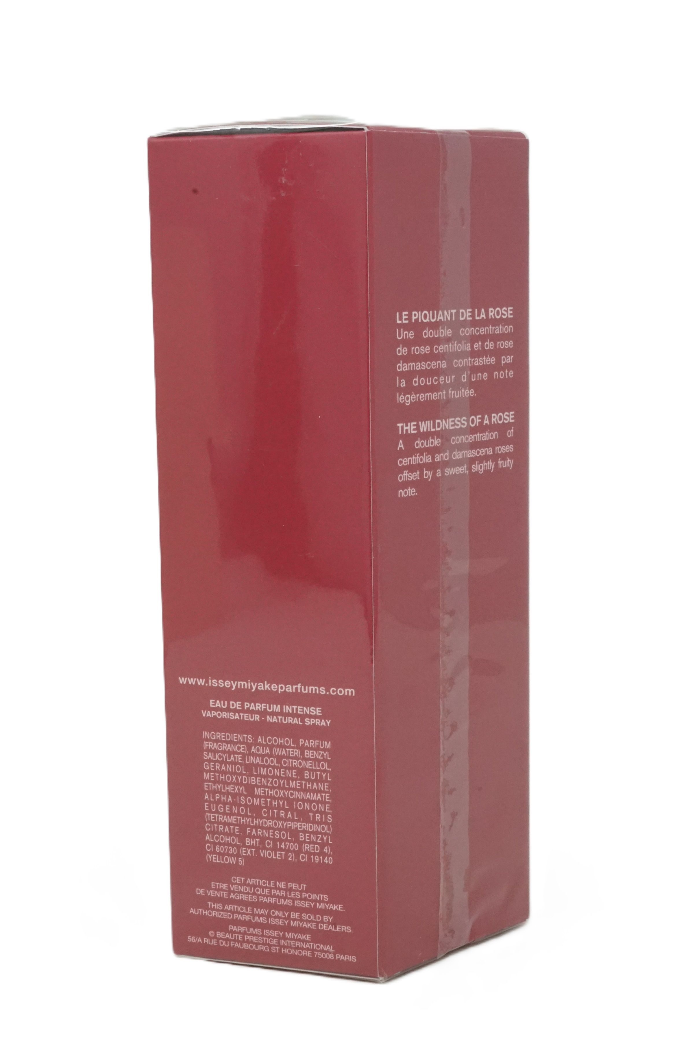 Rote Verpackung mit Text. Enthält Informationen zu Issey Miyake Parfums, Inhaltsstoffen und Duftnoten.