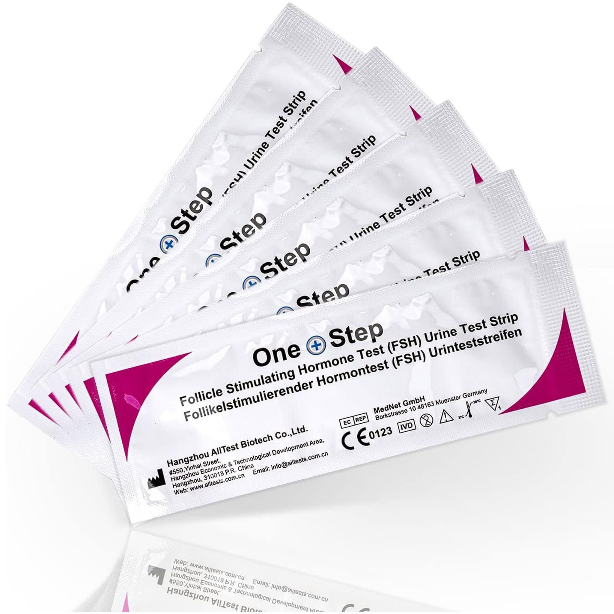 Mehrere weiße Teststreifen mit der Aufschrift "One Step". Aufdrucke: "Follicle Stimulating Hormone Test (FSH) Urine Test Strip". CE-Kennzeichnung.
