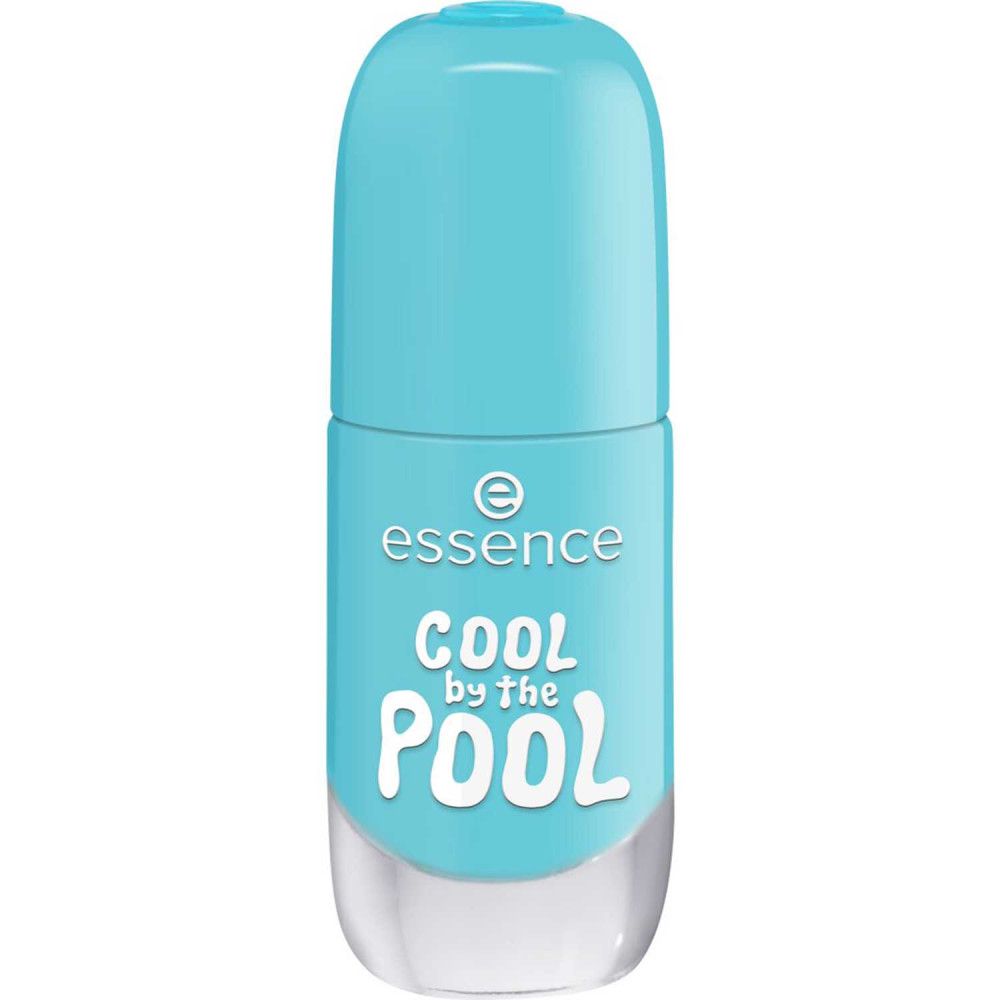 Hellblauer Nagellackflakon mit geschlossenem Deckel. Aufschrift: COOL by the POOL. Marke: essence.