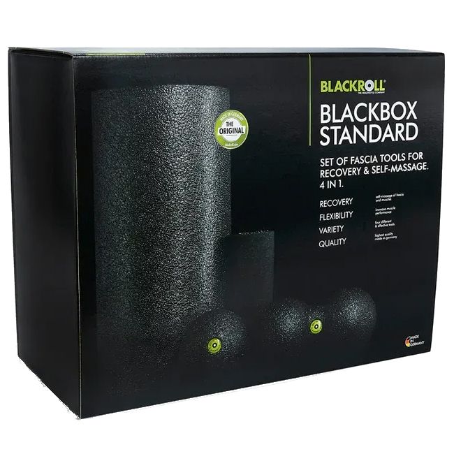 Schwarze Box mit dem Produktnamen BLACKROLL BLACKBOX STANDARD. Enthält Faszienrollen und -bälle. Text: Set von Faszien-Tools für Erholung & Selbstmassage.