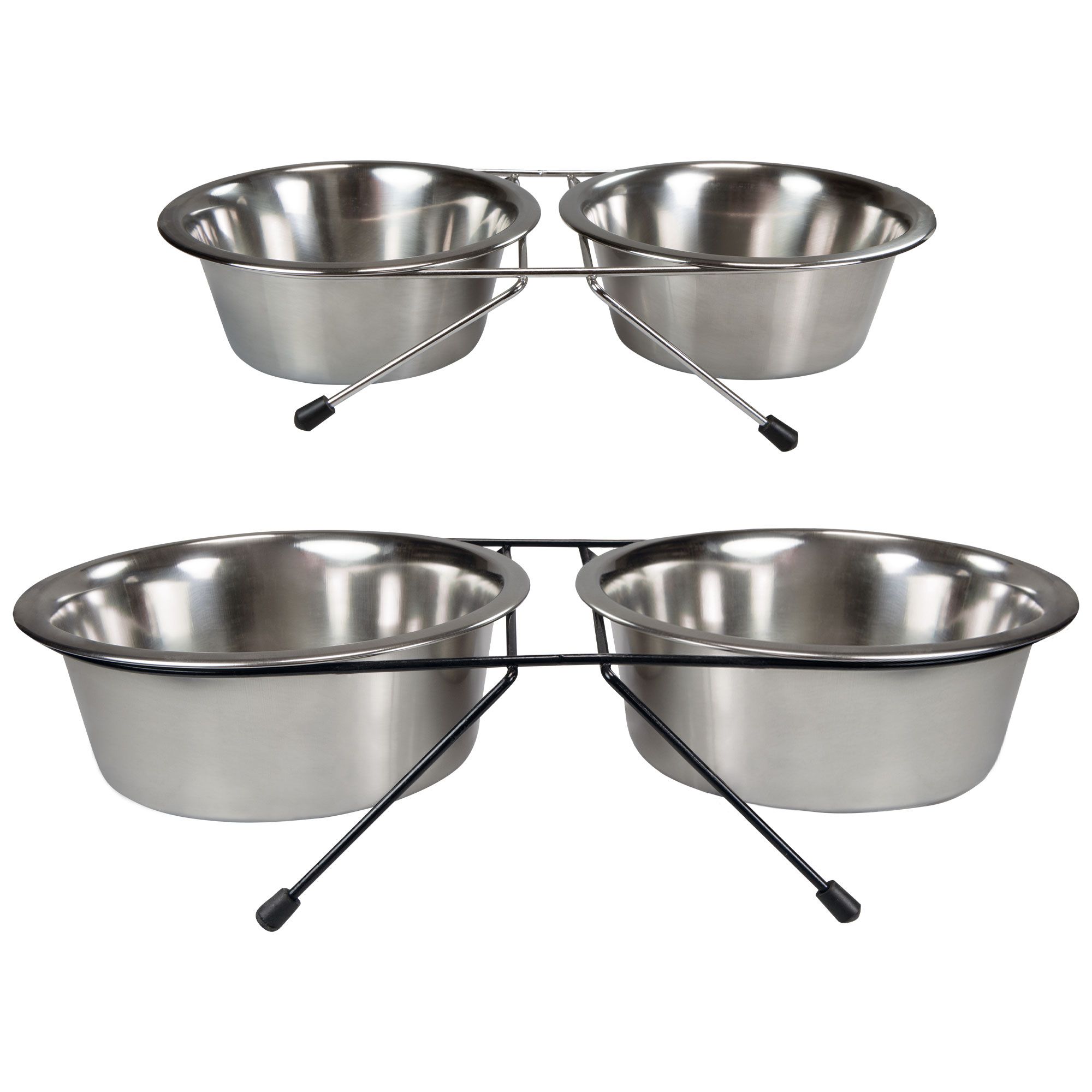 Zwei Doppel-Hundenapf-Sets aus Edelstahl. Jeweils zwei runde Näpfe in einem schwarzen Metallgestell.