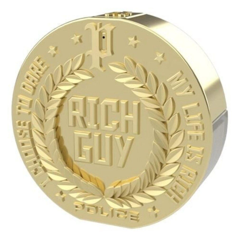 Goldfarbene runde Flasche mit Prägung. Schriftzug: RICH GUY, umgeben von Lorbeerzweigen. Text: I CHOOSE TO DARE, MY LIFE IS RICH, POLICE.