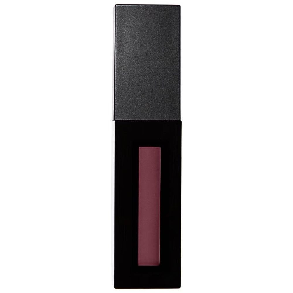 Matte Lipgloss-Tube, rechteckig, schwarz. Sichtbarer Inhalt: Rosa-braune Farbe. Schwarzer Deckel.