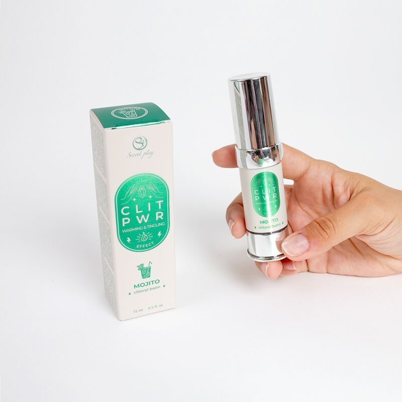 Produkt und Verpackung. Aufschrift: CLIT PWR Mojito. Flasche mit silberner Kappe. Hand hält Flasche.