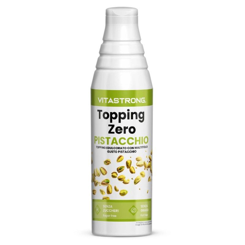 Weiße Flasche mit grünem Etikett. Aufschrift: Vitastrong Topping Zero Pistacchio. Abbildung von Pistazien. "Sugar free".