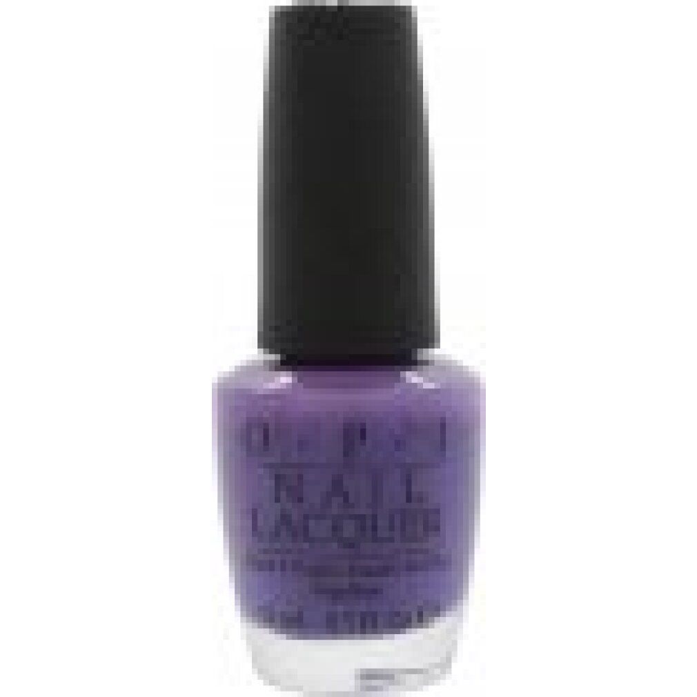 OPI Nagellack, lila Flasche mit schwarzem Deckel. Aufschrift: Nail Lacquer, 15 ml.