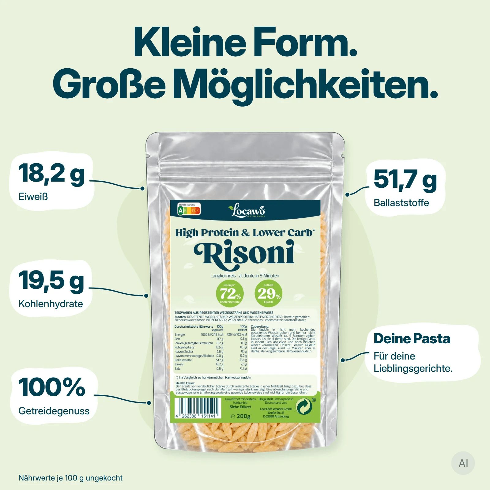 Gefüllte Pasta mit Tomatensauce in einer Pfanne.