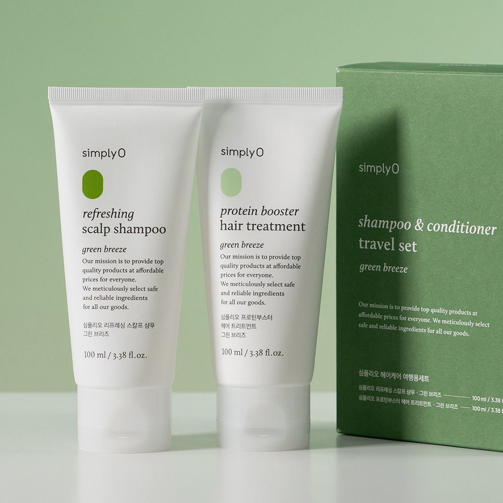 Set aus Shampoo und Conditioner. Zwei Tuben und eine grüne Verpackung mit Produktnamen und Text. Marke: SimplyO.