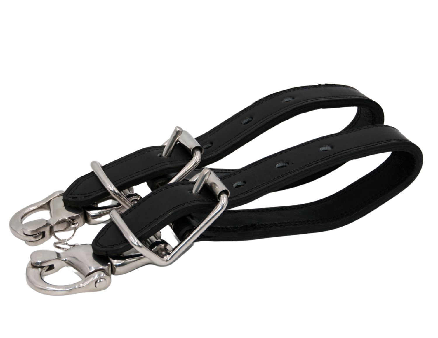 Zwei schwarze Lederriemen mit Patentverschluss. Metallverschlüsse.