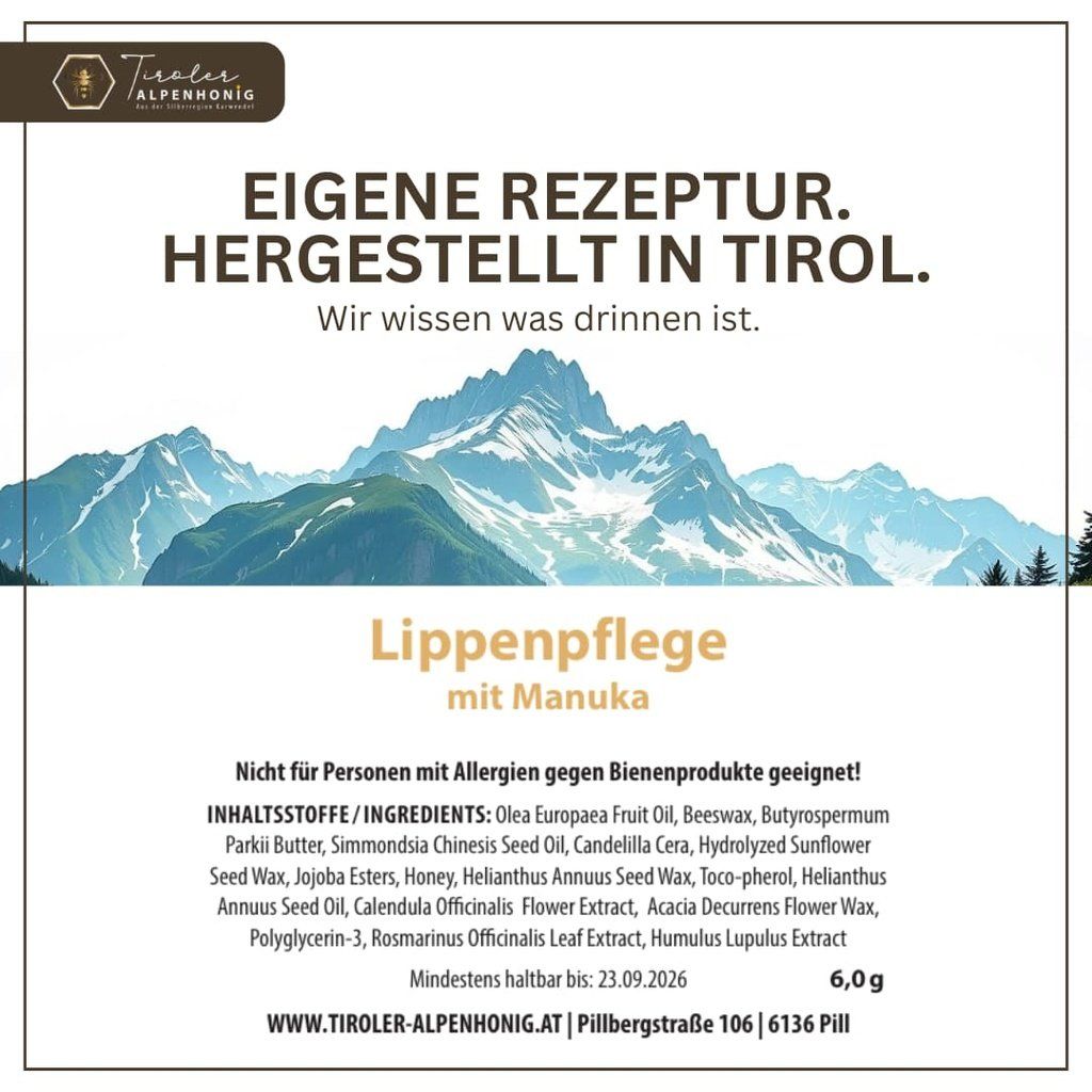 Lippenpflege-Stift mit Zutatenliste und Text. Aufschrift: Tiroler Alpenhonig, Lippenpflege mit Manuka. Text: Nicht für Allergiker geeignet. 6,0 g.