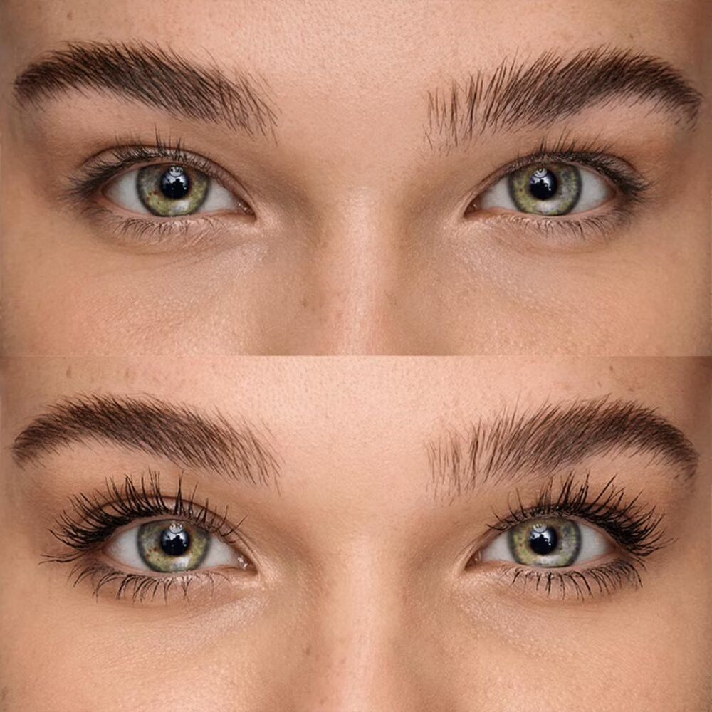 Zwei Augenpaare, oben ungeschminkt, unten mit Mascara. Grüne Augen, dunkle Wimpern, Augenbrauen.