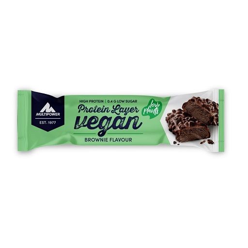 Einzelner Proteinriegel, vegan, Brownie-Geschmack. Aufschrift: High Protein, Low Sugar. Marke: Multipower. Grün-weiße Verpackung.
