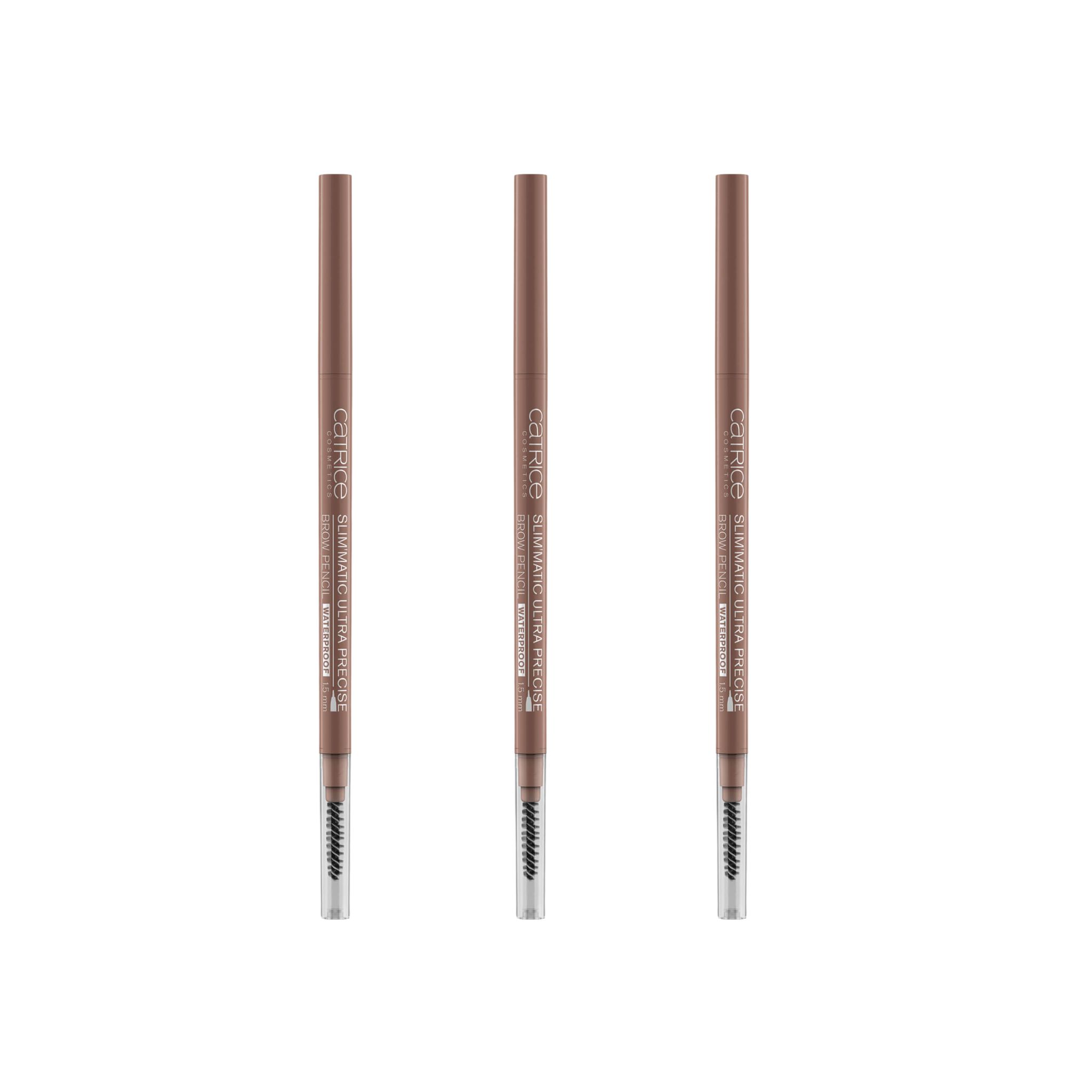 Drei Augenbrauenstifte. Der Stift hat eine braune Mine und eine Bürste. Auf dem Stift steht "Catrice Slim'Matic Ultra Precise Brow Pencil".