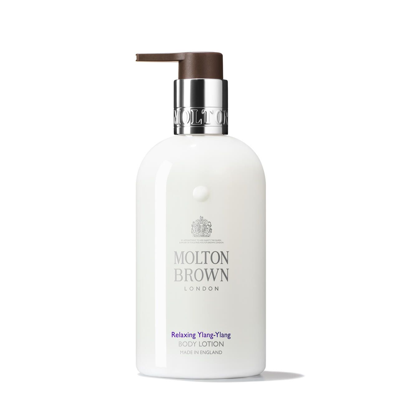 Weiße Flasche mit Pumpverschluss. Text: Molton Brown London, Relaxing Ylang-Ylang Body Lotion.