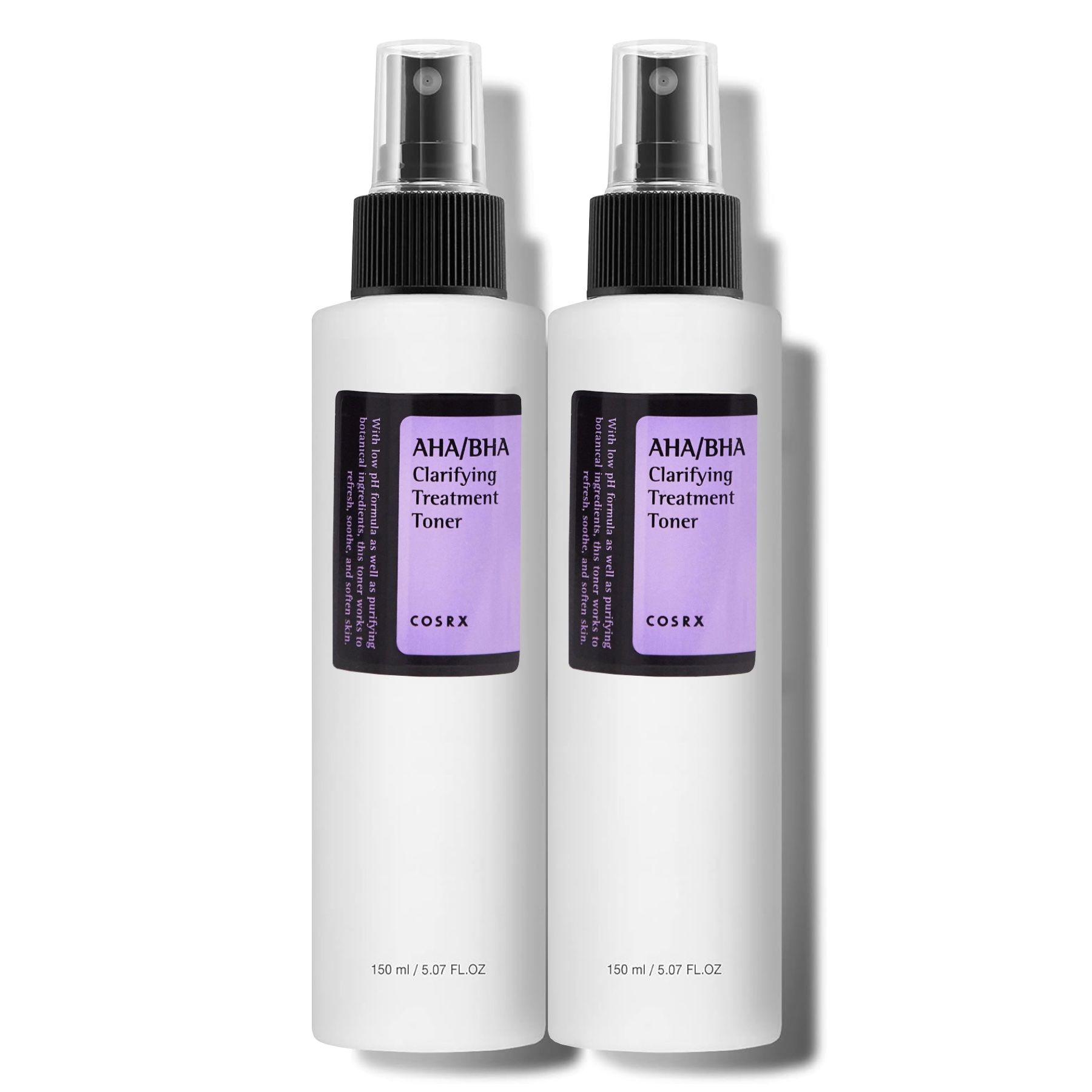 Zwei weiße Sprühflaschen mit schwarzem Deckel und Etikett. Text: AHA/BHA Clarifying Treatment Toner, COSRX.