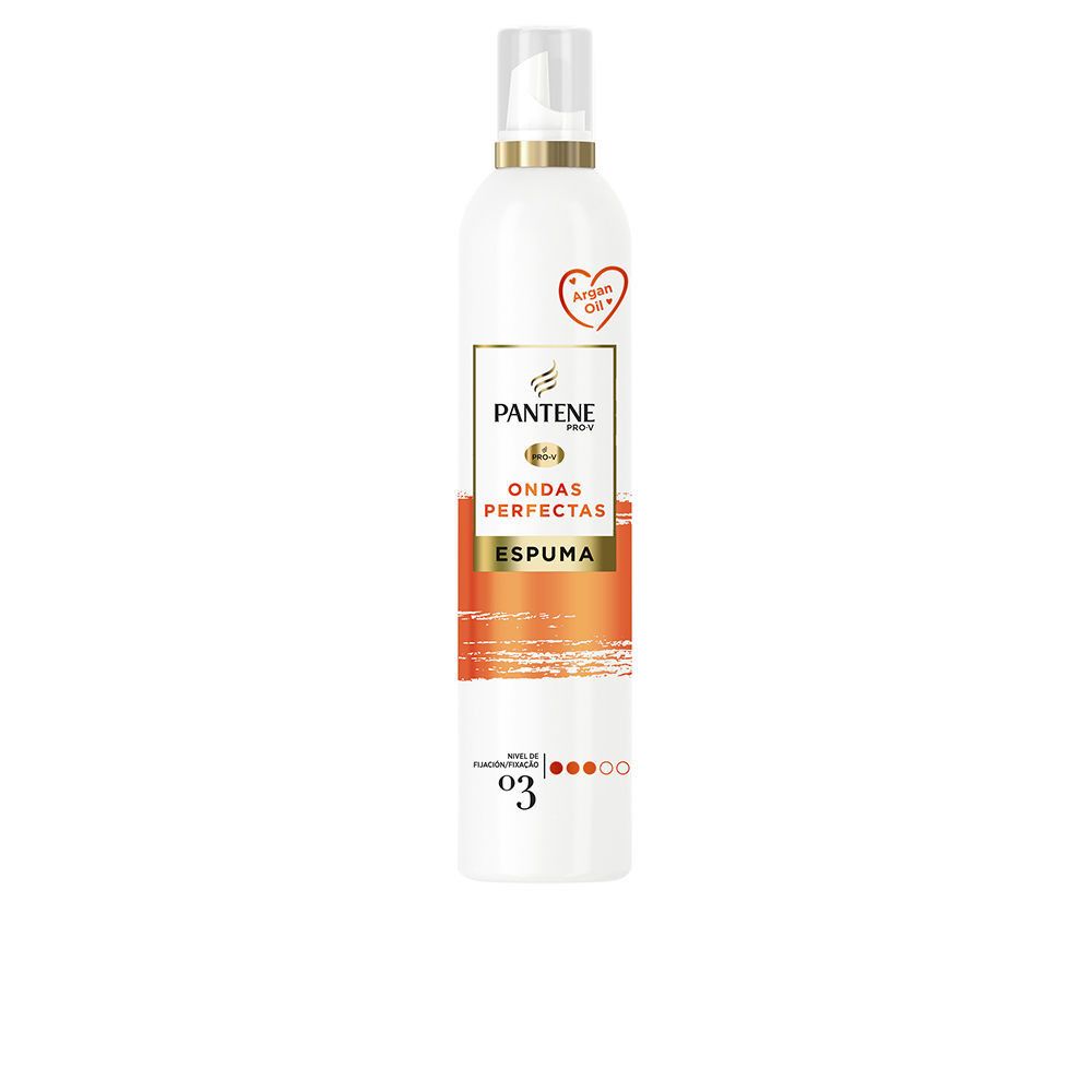 Weiße Flasche mit Pumpspender. Aufschrift: PANTENE, Ondas Perfectas, Espuma. Mit Arganöl. Produkt für welliges Haar.