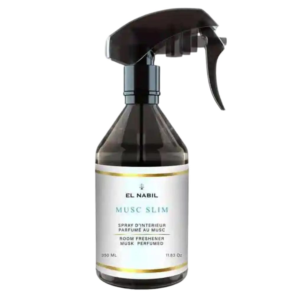 Dunkle Sprühflasche mit schwarzem Sprühkopf. Etikett mit goldfarbenen Akzenten und Text: MUSC SLIM, Raumduft.