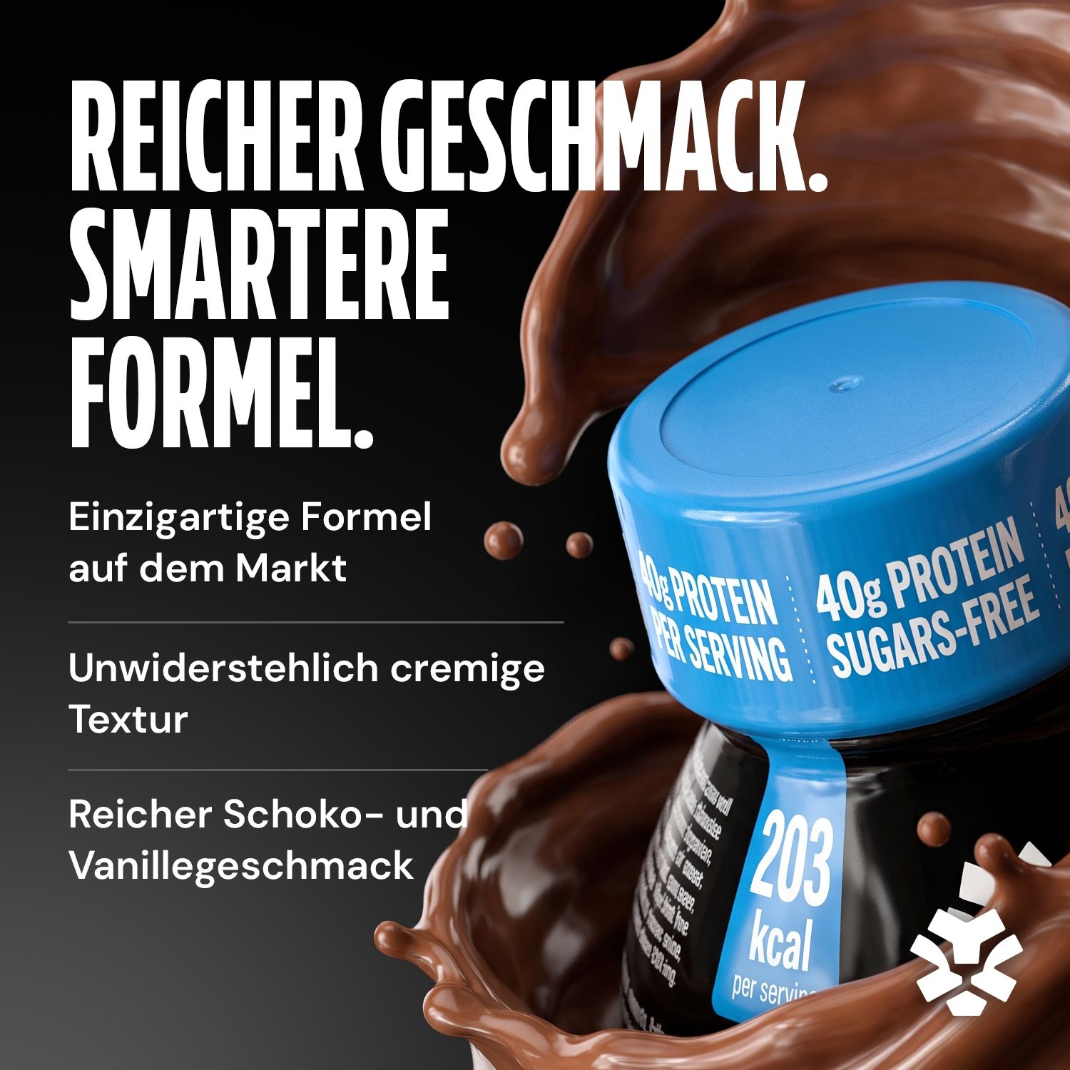 Blauer Deckel auf einem schwarzen Behälter mit "40g Protein" und "203 kcal" Aufschrift.
