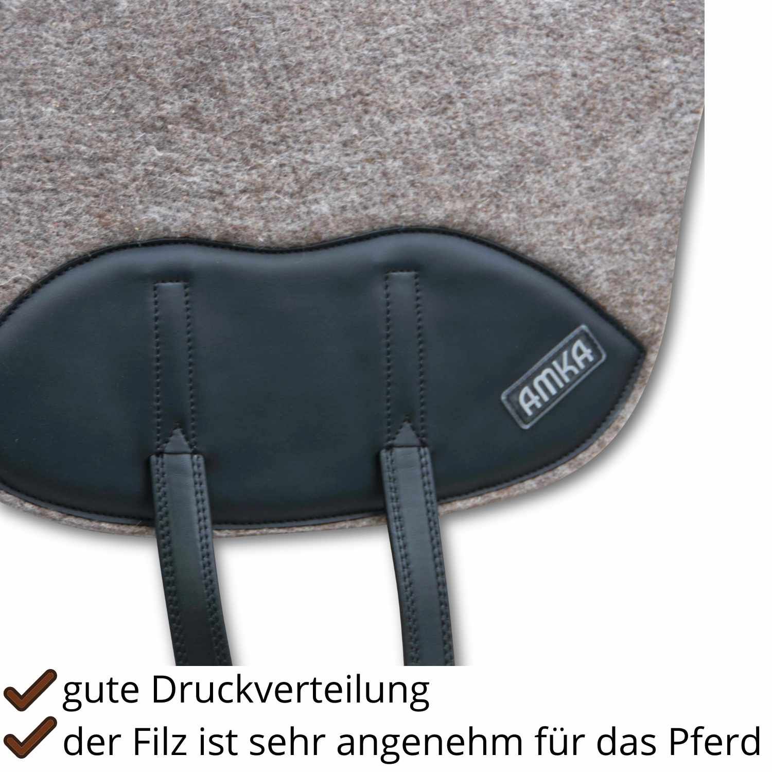 Reitkissen aus Filz mit AMKA-Logo. Schwarzes Leder, brauner Filz. Gute Druckverteilung.
