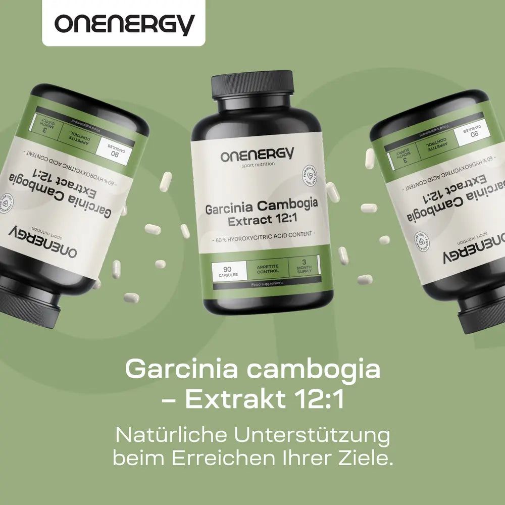 Drei Flaschen OnEnergy Garcinia Cambogia Extrakt 12:1 auf grünem Hintergrund.
