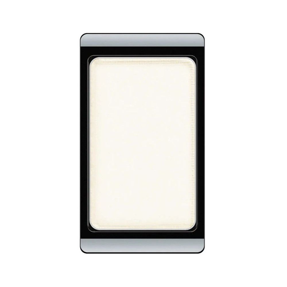 Lidschatten in rechteckiger Dose. Schwarzer Rahmen, silberfarbener Rand. Farbe: Weiß. Marke nicht sichtbar.