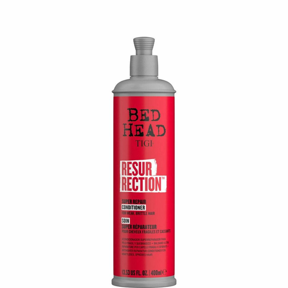 Rote Flasche mit grauem Pumpkopf. Aufschrift: Bed Head Tigi Resurrection Conditioner. Text in Englisch und Französisch.