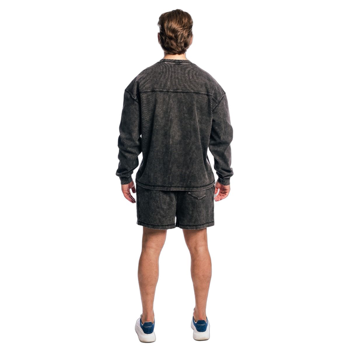Herren Oversized Sweatshirt und Shorts in Washed Black, Vorderansicht.