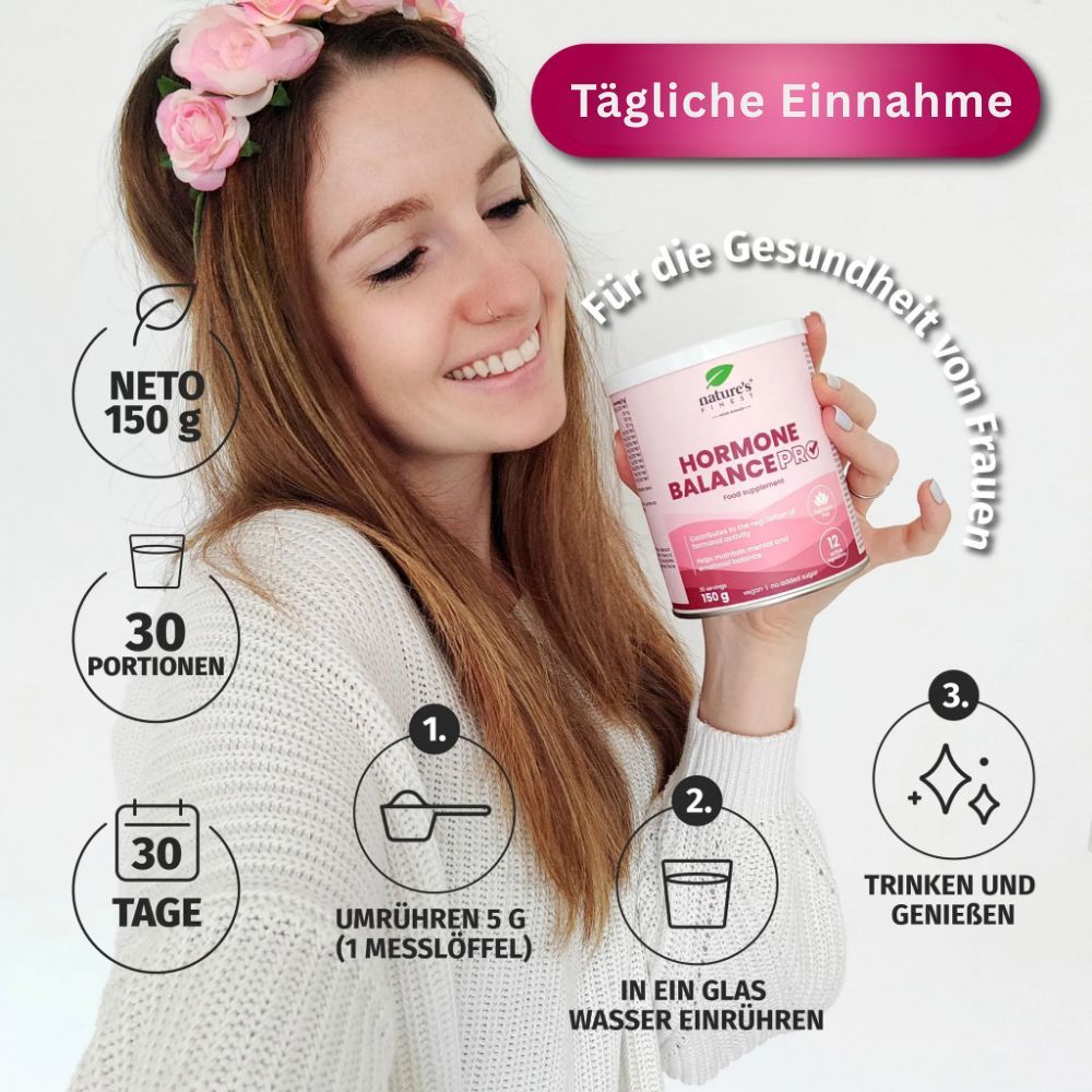 Frau hält Dose "Nature's Finest Hormone Balance PRO". Anweisungen: 5g in Wasser mischen, trinken. 30 Portionen.