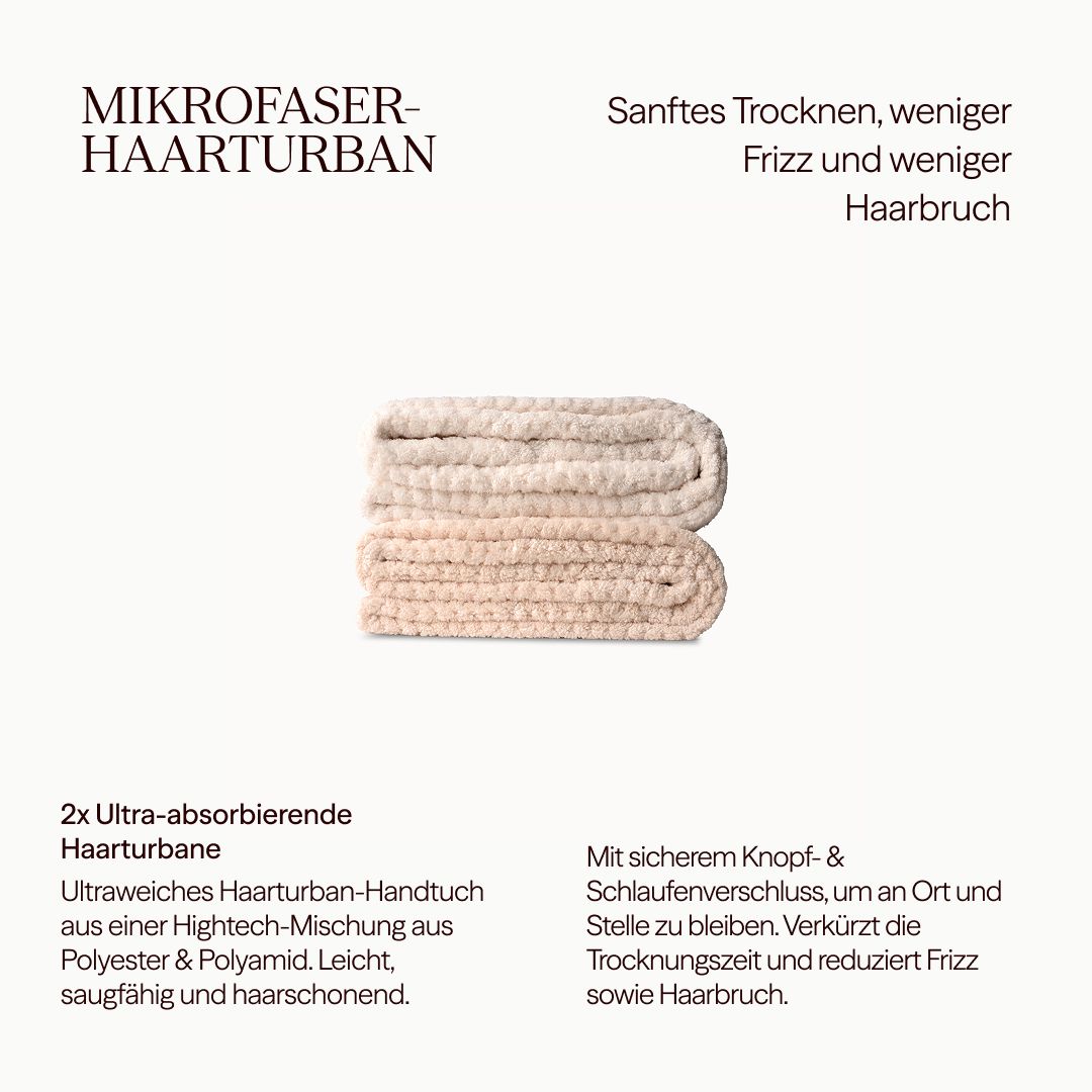 Zwei cremefarbene Mikrofaserturbane übereinander. Text: Mikrofaserturban, 2x ultra-absorbierende Haarturbane, Knopf- & Schlaufenverschluss.