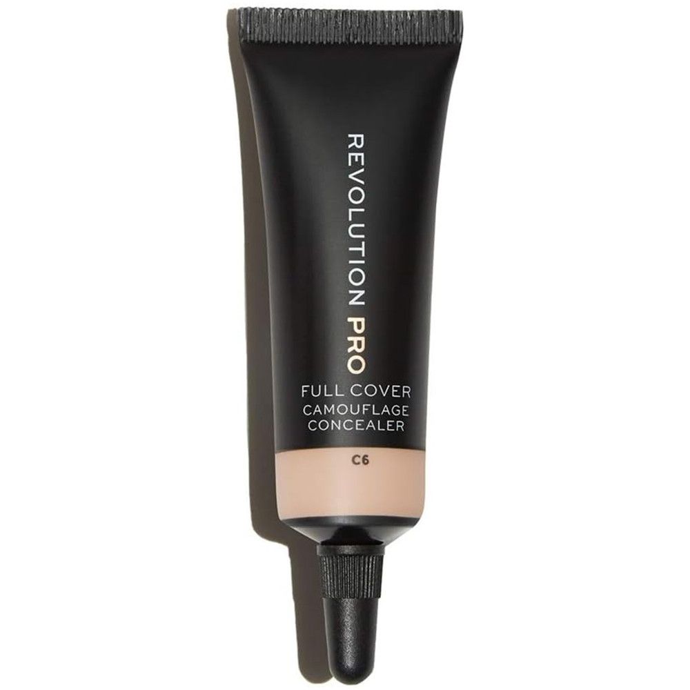 Concealer-Tube. Schwarze Tube mit Produktnamen und Farbton C6. Auf weißem Hintergrund.