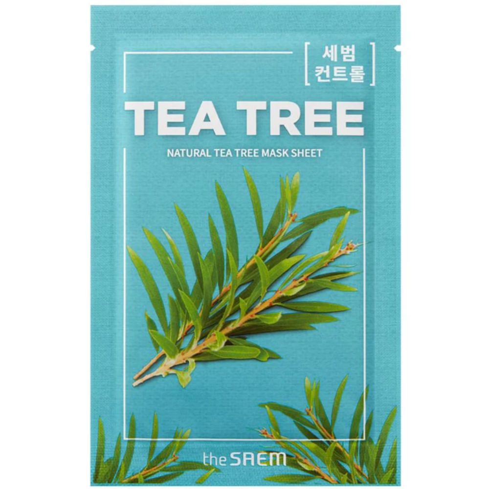 Türkisgrüne Verpackung mit Aufschrift "TEA TREE". Abbildung von Teebaumzweigen. Text: "NATURAL TEA TREE MASK SHEET". Marke: the SAEM.