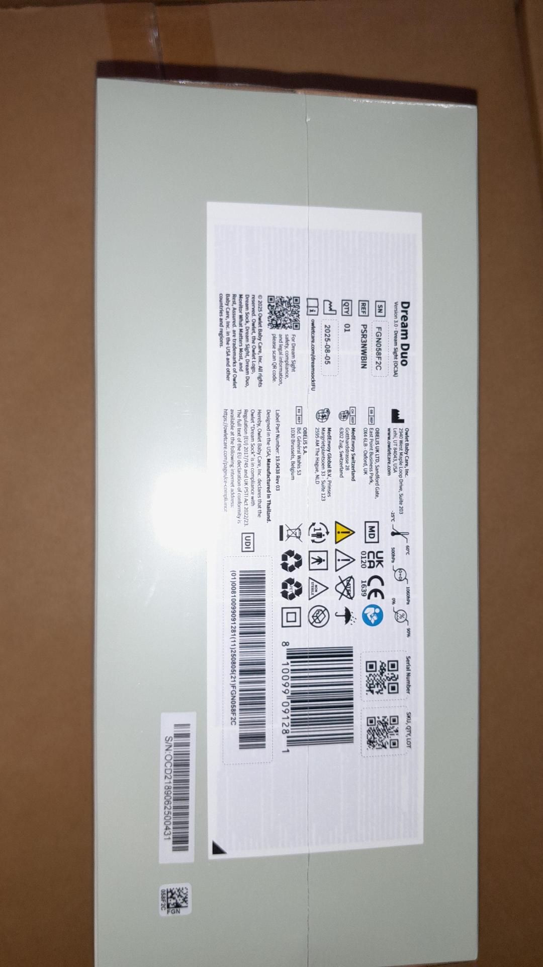 Produktverpackung. Text und Symbole. Enthält Informationen zu Hersteller, Produkt und Zertifizierungen.