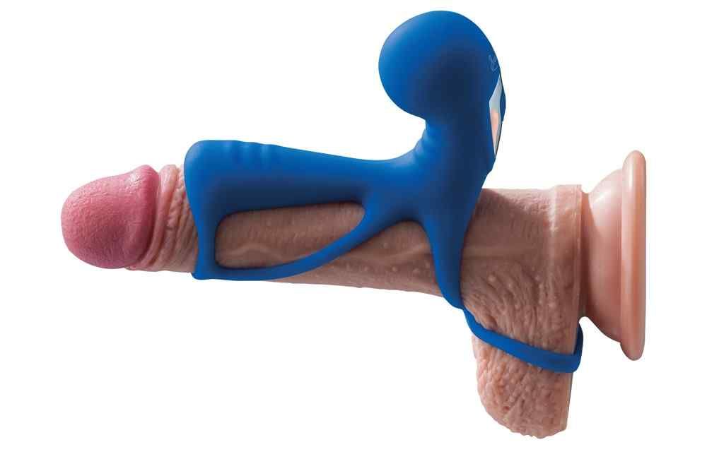 Blaues Wellness-Produkt an einem Penis-Modell befestigt. Ringförmige Öffnung. Saugnapf.