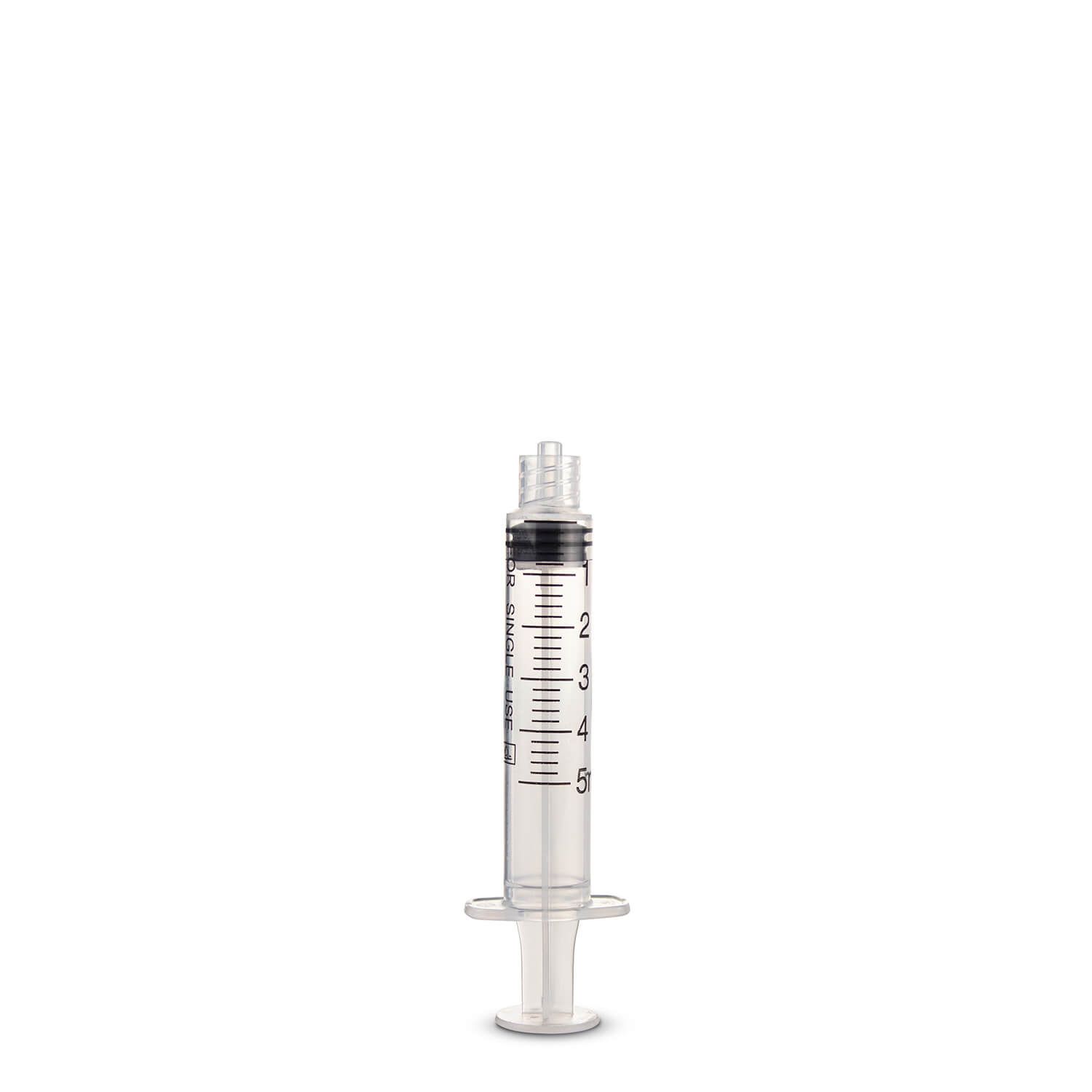 Transparente Einmalspritze mit schwarzem Kolben und Luer-Lock-Anschluss. Skala bis 5 ml. Einzeln verpackt.