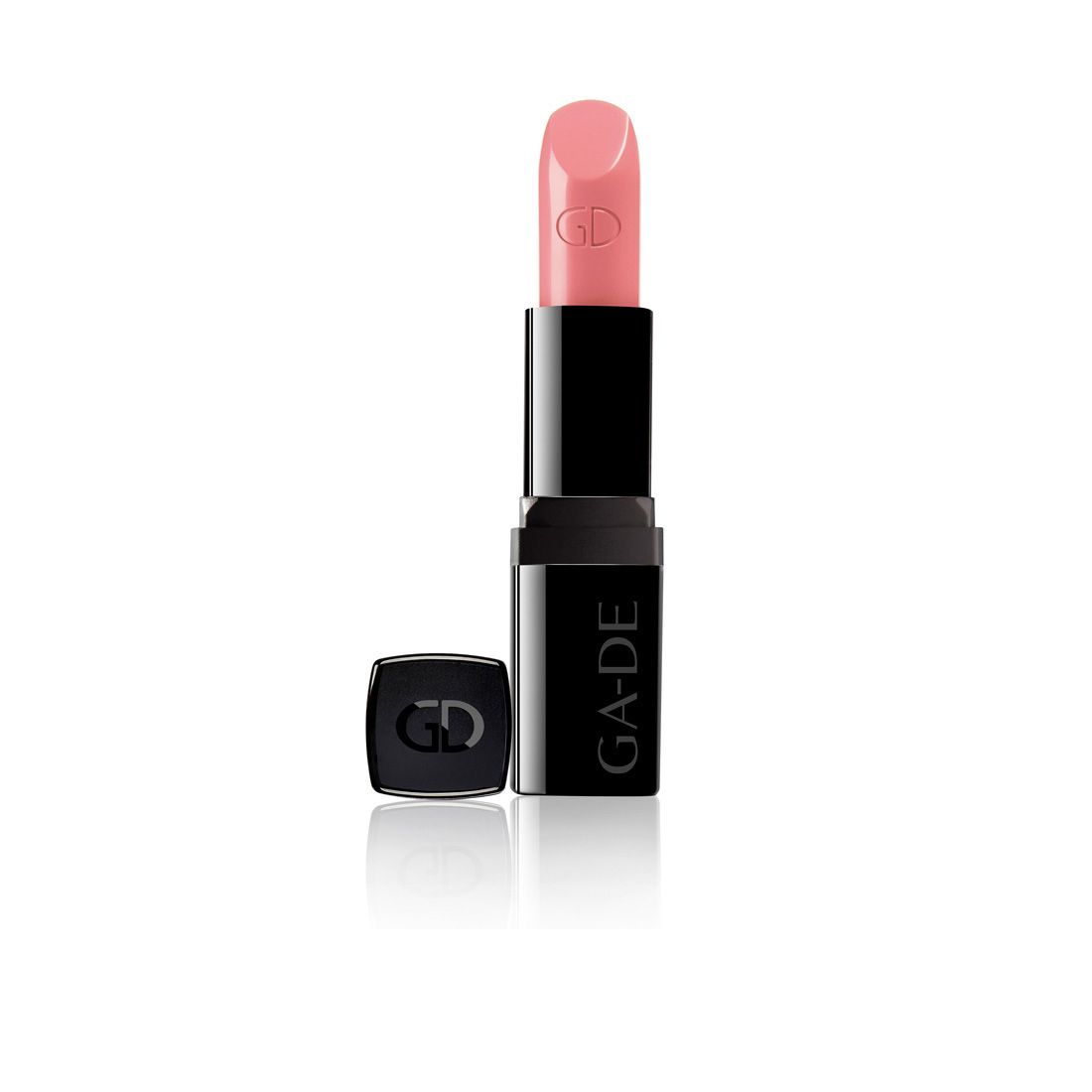 Lippenstift mit rosa Spitze, schwarzer Hülse und Kappe. Auf der Hülse steht "GA-DE". Die Kappe liegt daneben.
