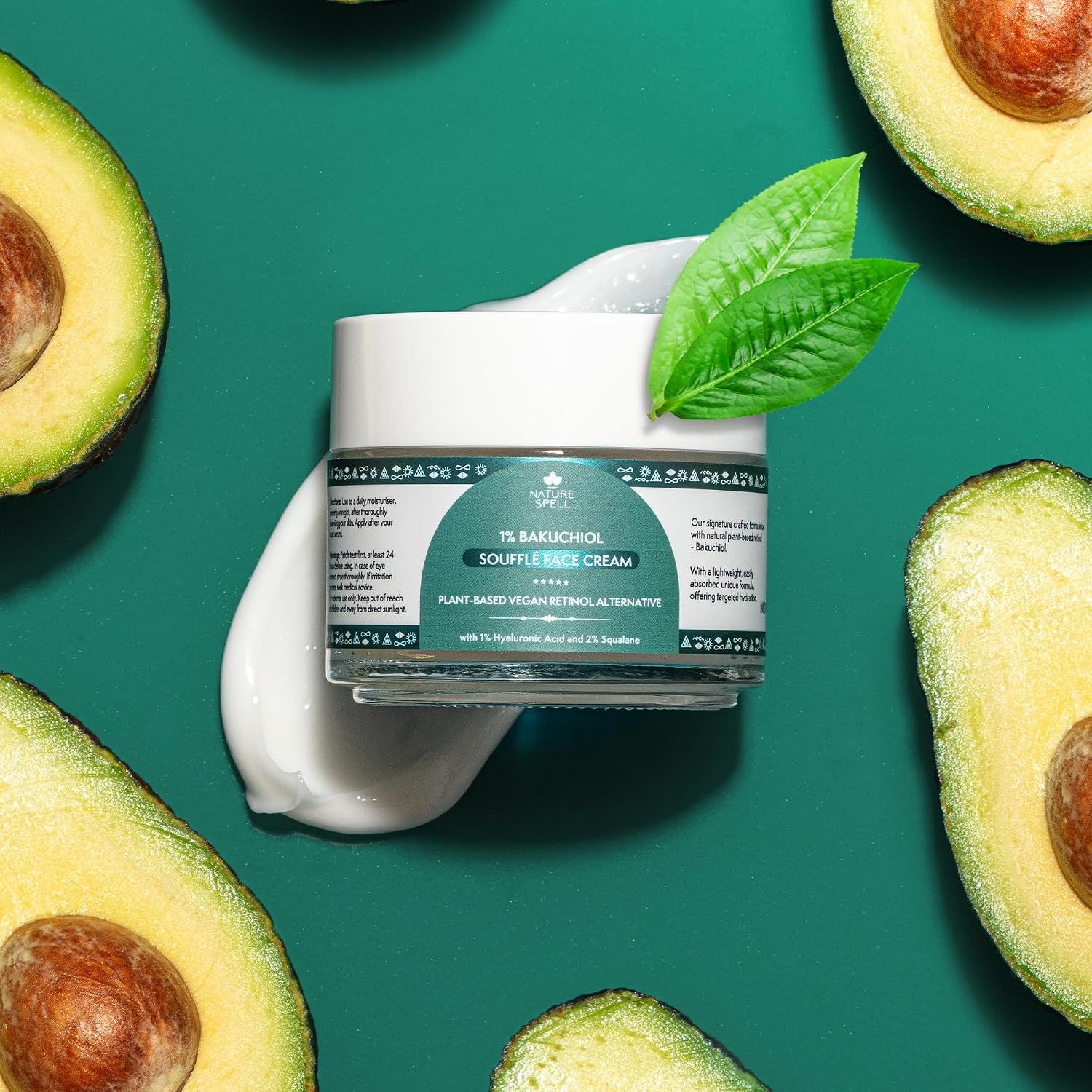 Nature Spell 1% Bakuchiol Soufflé Face Cream in Glasbehälter.