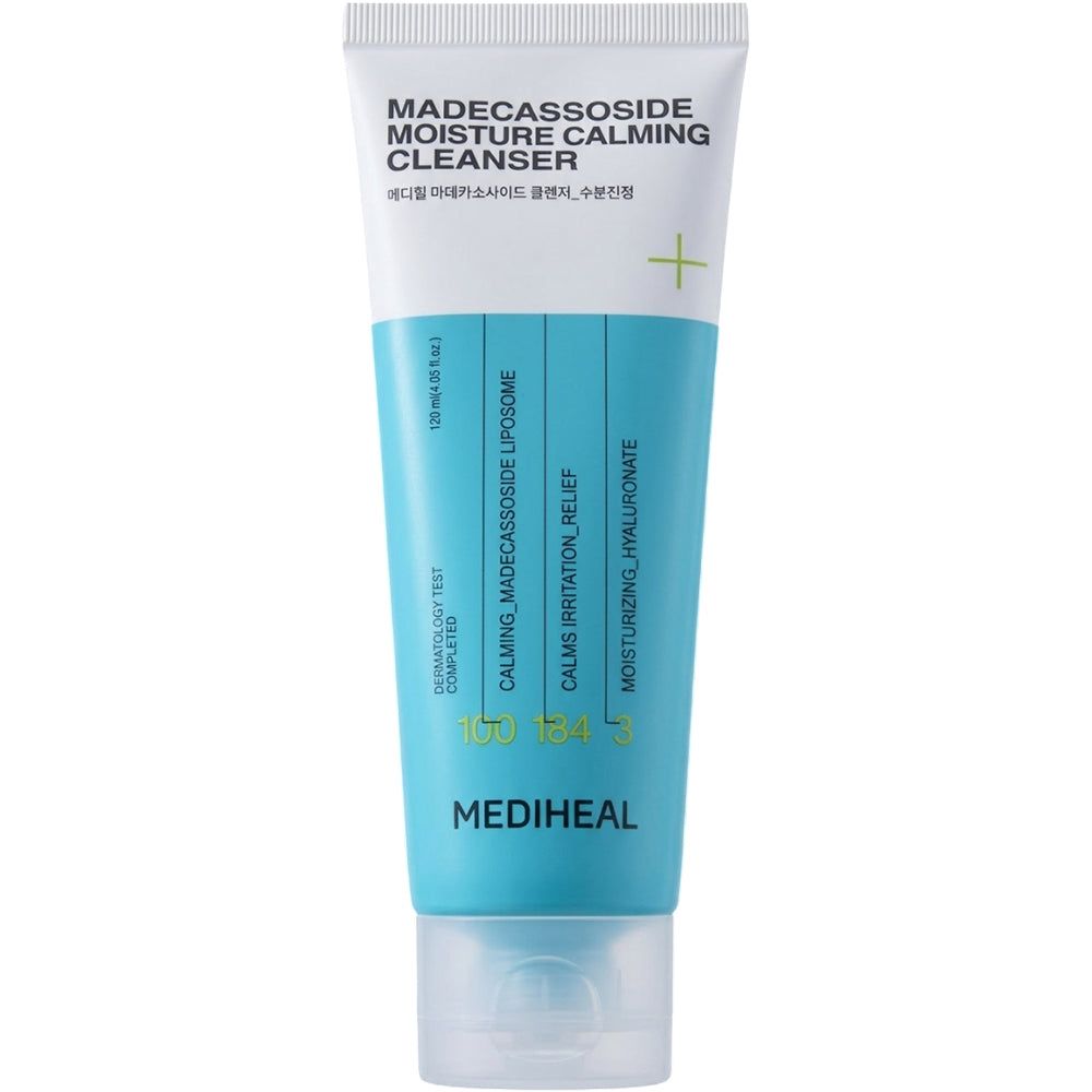 Weiße und blaue Tube. Aufschrift: Madecassoside Moisture Calming Cleanser. Marke: MEDIHEAL. Text in Englisch und Koreanisch. Dermatologisch getestet.
