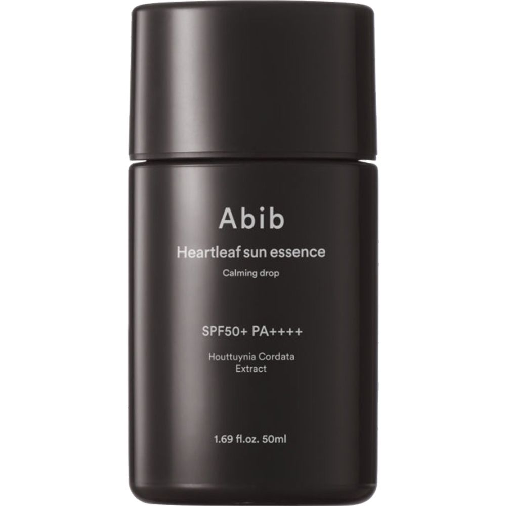 Schwarze Flasche mit weißer Schrift: Abib Heartleaf Sun Essence, SPF50+ PA++++. 1.69 fl.oz. 50ml.