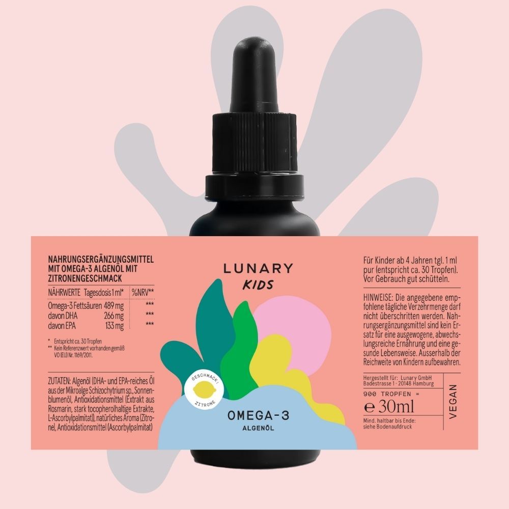 Braune Flasche mit Tropfer und Etikett. Text: LUNARY KIDS Omega-3 Algenöl mit Zitronengeschmack. Enthält DHA und EPA.