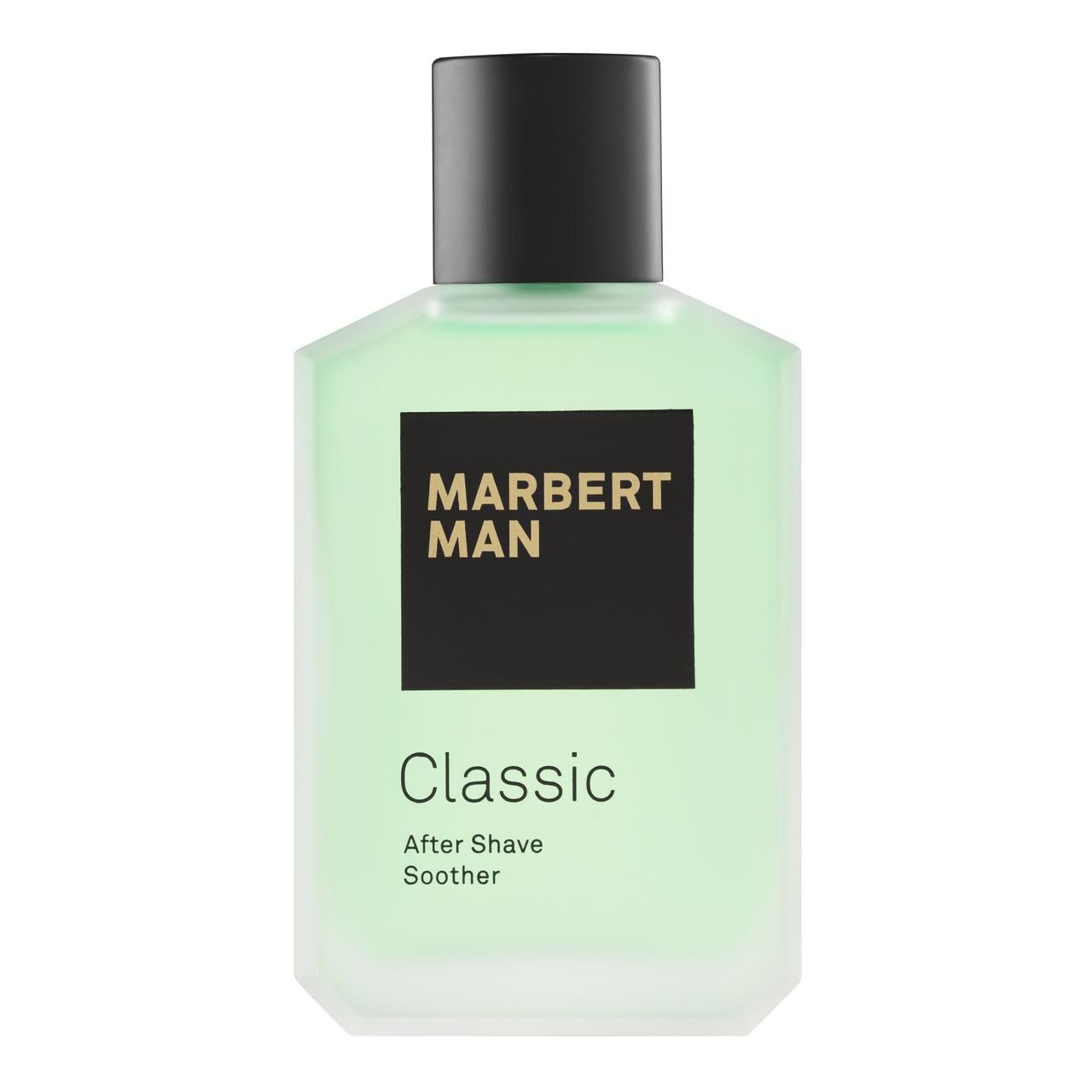 Flakon mit schwarzem Deckel. Aufschrift: MARBERT MAN Classic After Shave Soother. Grünliche Flüssigkeit sichtbar.