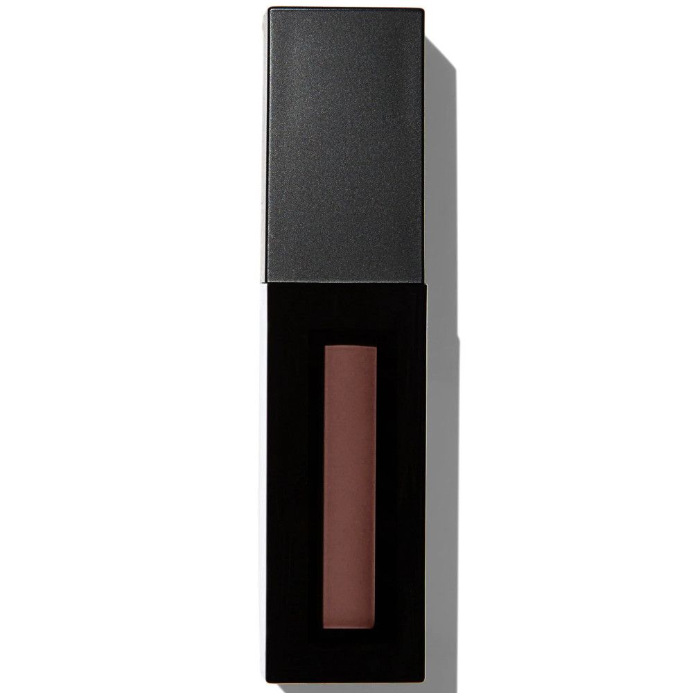 Schwarze Lipgloss-Tube mit geschlossenem Deckel. Der Lipgloss ist braun.