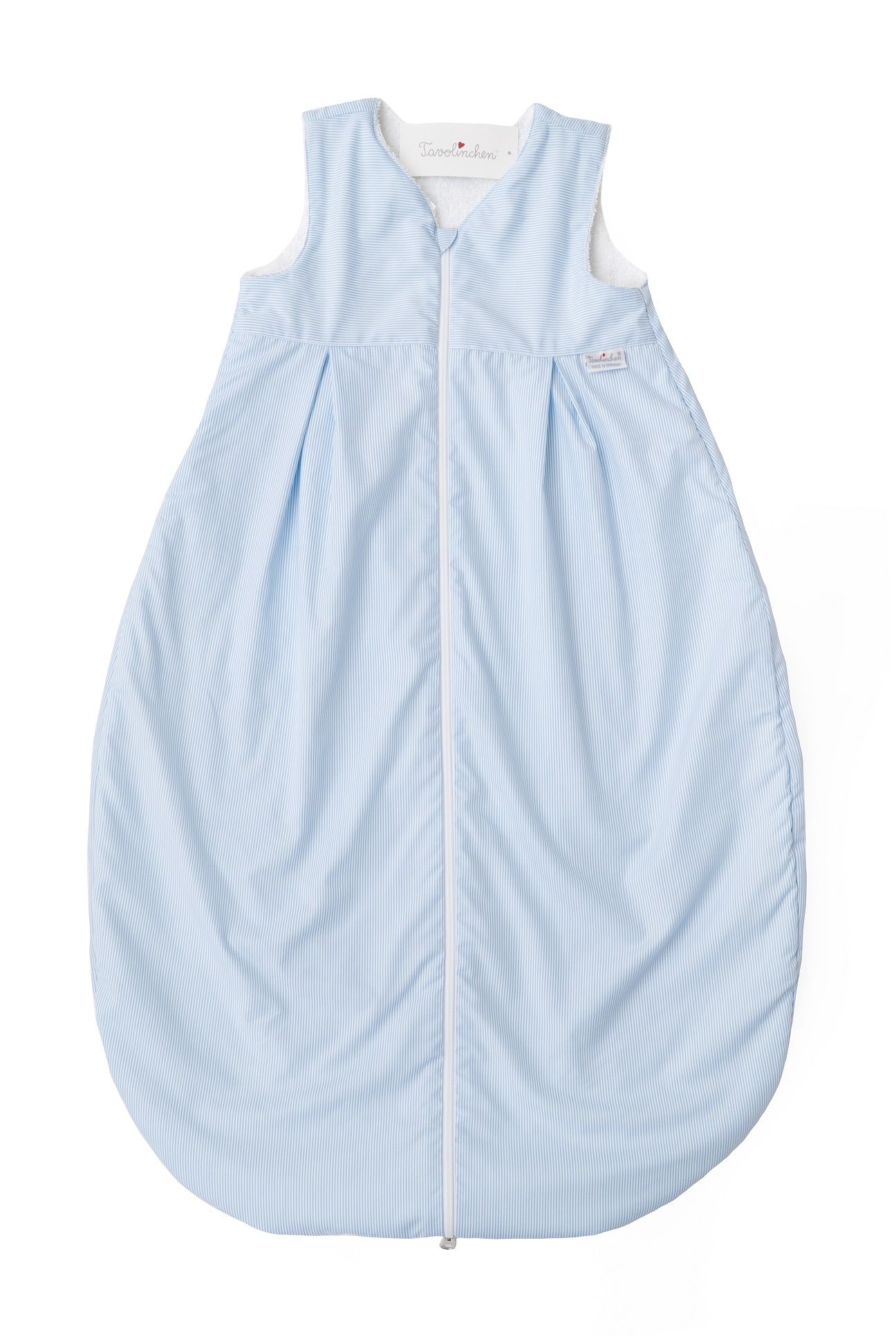 Hellblauer Frottierschlafsack mit weißen Streifen und Reißverschluss. Marke Tavolinchen. Ovale Form, ärmellos.