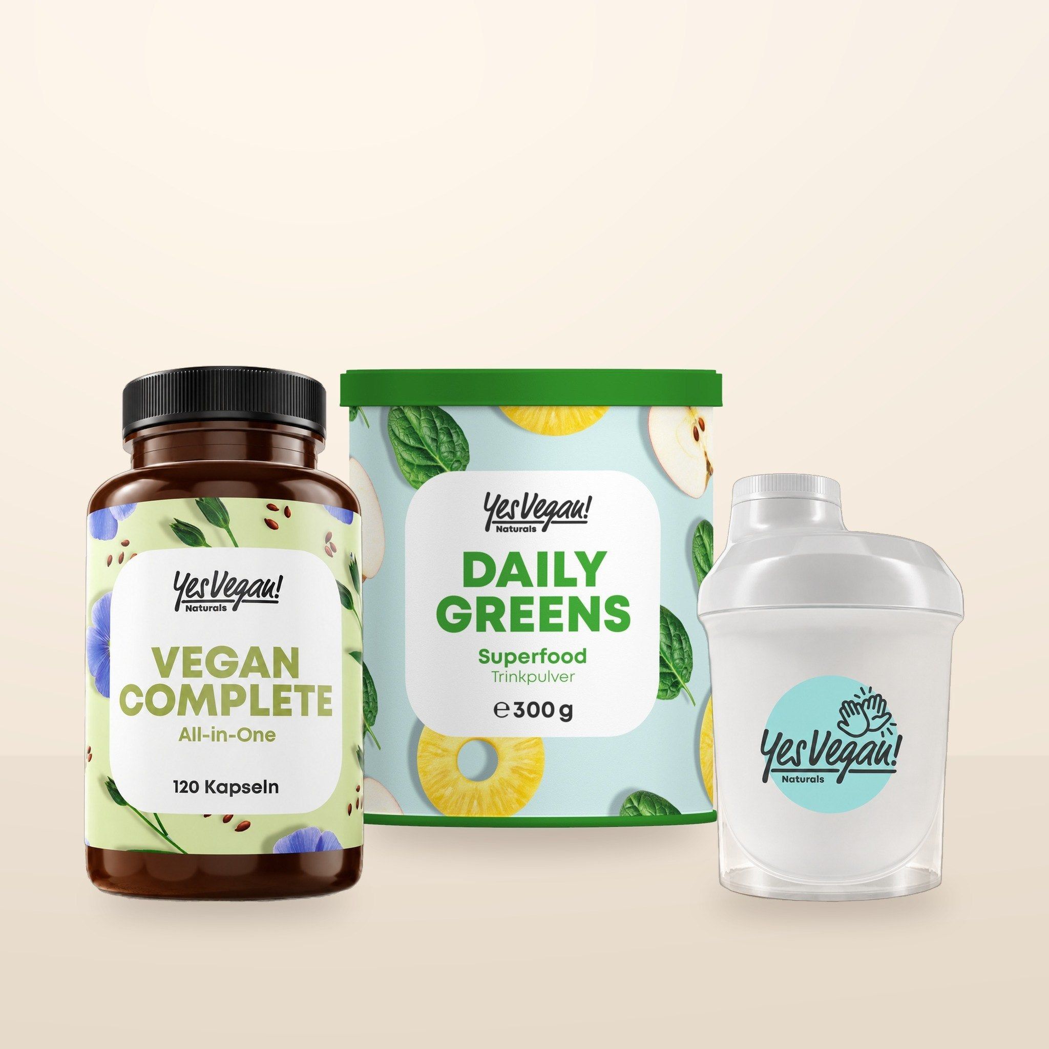 Drei Yes Vegan Produkte: Sun Vitamins D3+K2 (180 Kapseln), Vitamin C (365 Kapseln) und Ingwer Kurkuma Elixier (300g).