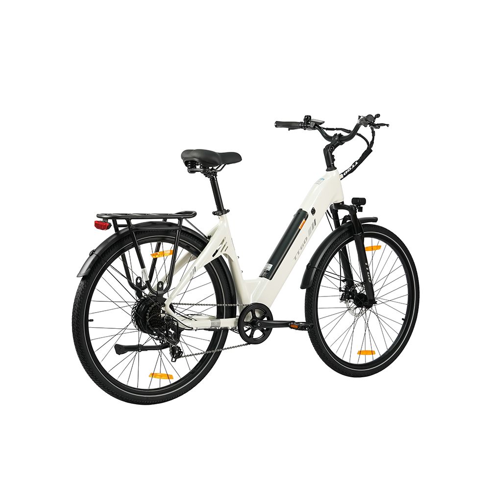 Weißes Elektrofahrrad mit schwarzen Reifen und Gepäckträger. Sichtbare Marke: TTGO.