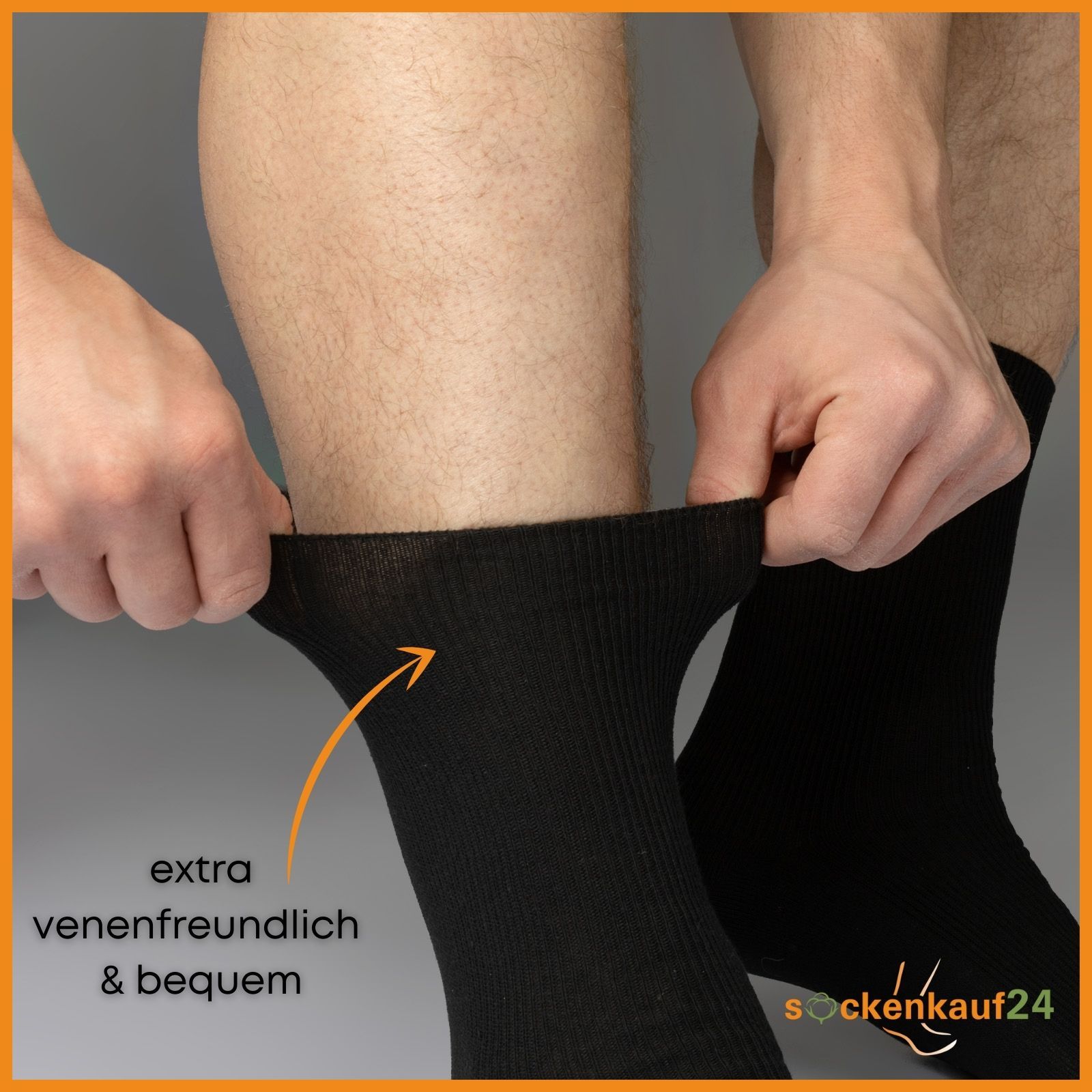 Nahaufnahme des Bündchens einer schwarzen Socke, gedehnt. Text: extra venenfreundlich & bequem. Text: sockenkauf24.