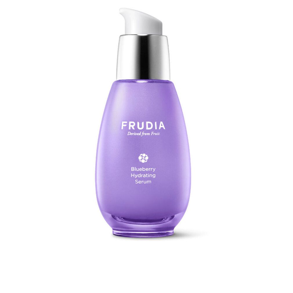 Flasche Frudia Blueberry Hydrating Serum. Lila Flasche mit silbernem Pumpkopf. Produktname und Logo auf der Flasche.