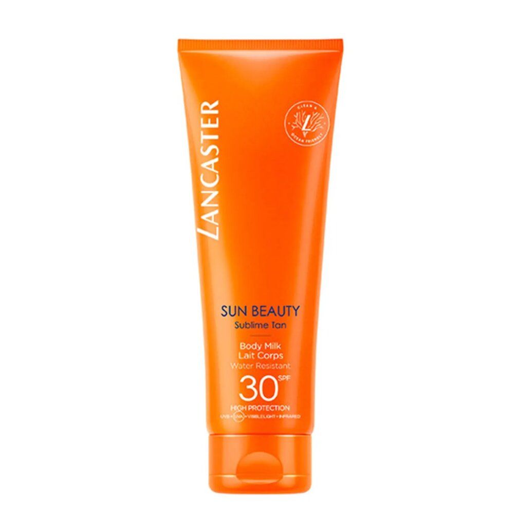 Orangefarbene Tube mit weißem Schriftzug Lancaster, Sun Beauty, Sublime Tan, Body Milk, SPF 30. Vegan-Siegel.